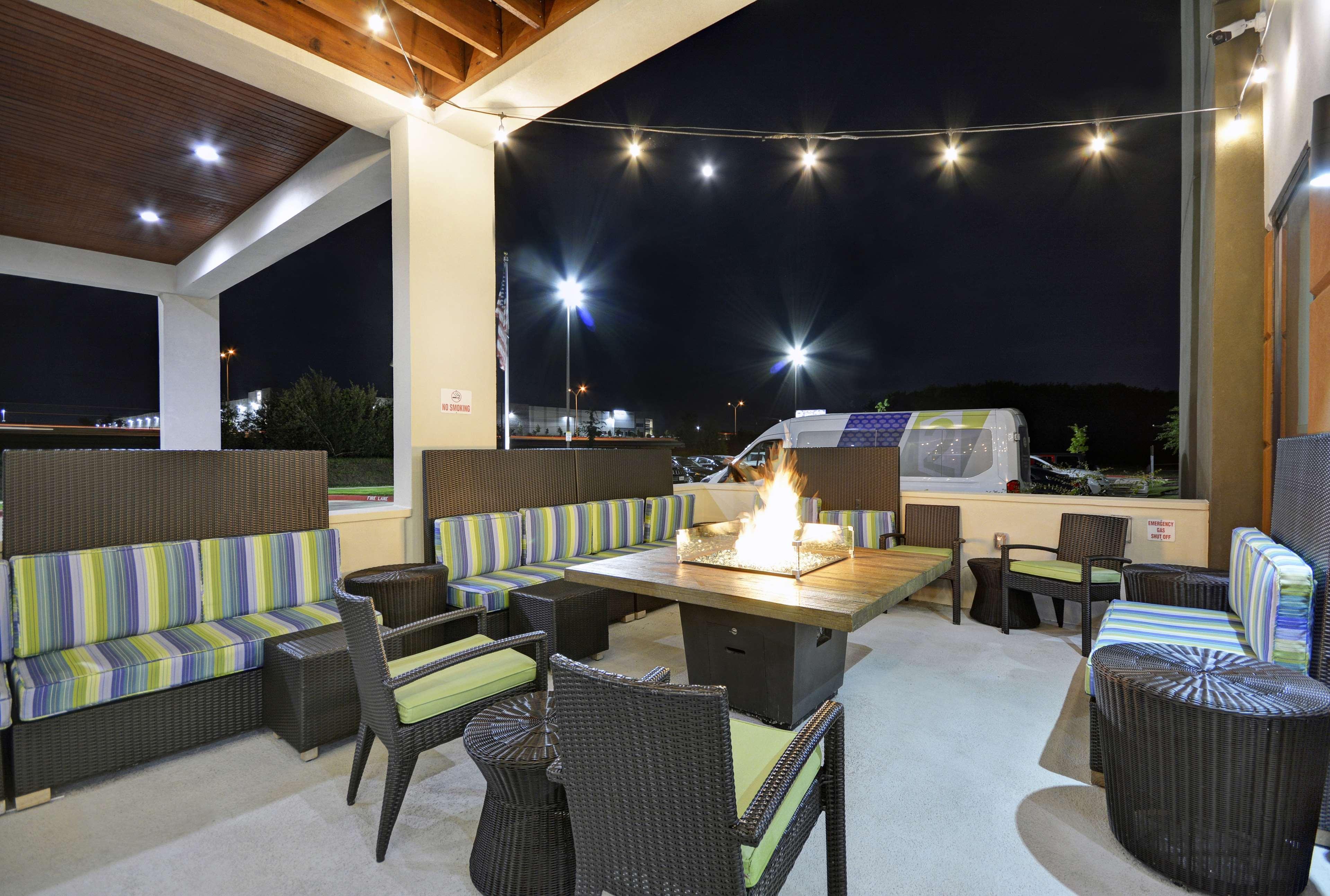 Home2 Suites By Hilton Dallas Desoto Ngoại thất bức ảnh